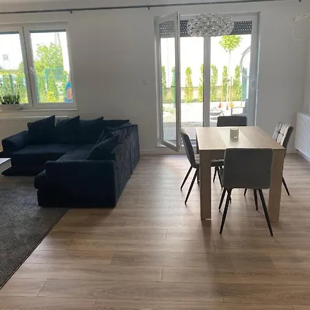 Dom Z 4 Sypialniami Villa Bielany Wrocławskie